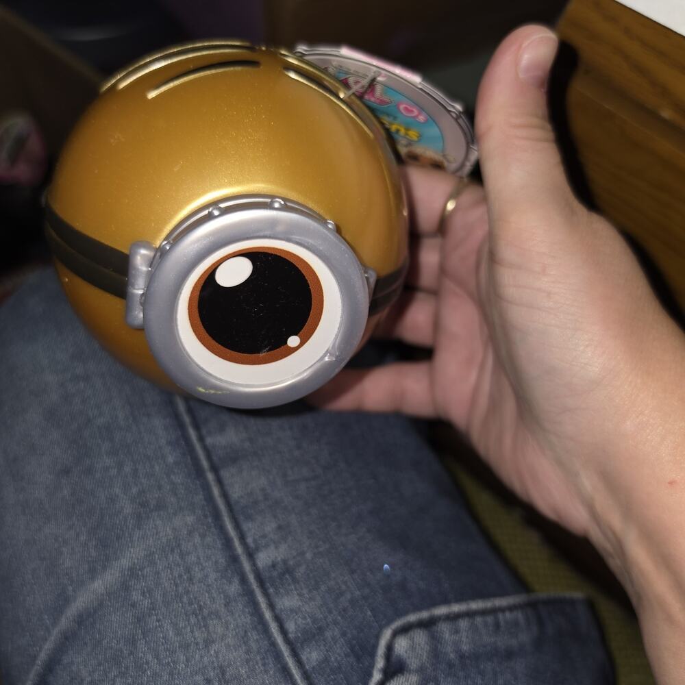 LOL Surprise Illumination's Minion Limited Edition Mystery Ball 7 surprises